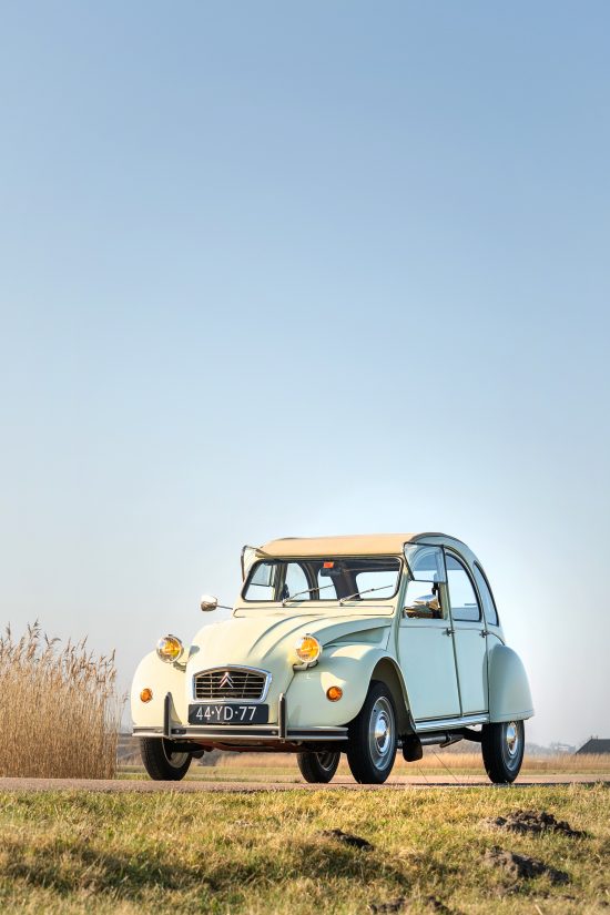 2CV Garage Sander Aalderink 2CV6 CT 1976 Ivoire Borely 112.000km