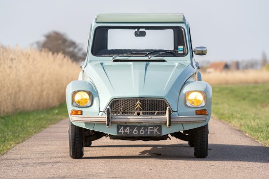 2CV Garage Sander Aalderink Dyane D6 1968 Bleu Crystal 106.000 km
