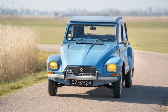 2CV Garage Sander Aalderink Dyane D6 1968 Bleu Weekend 128.000 km