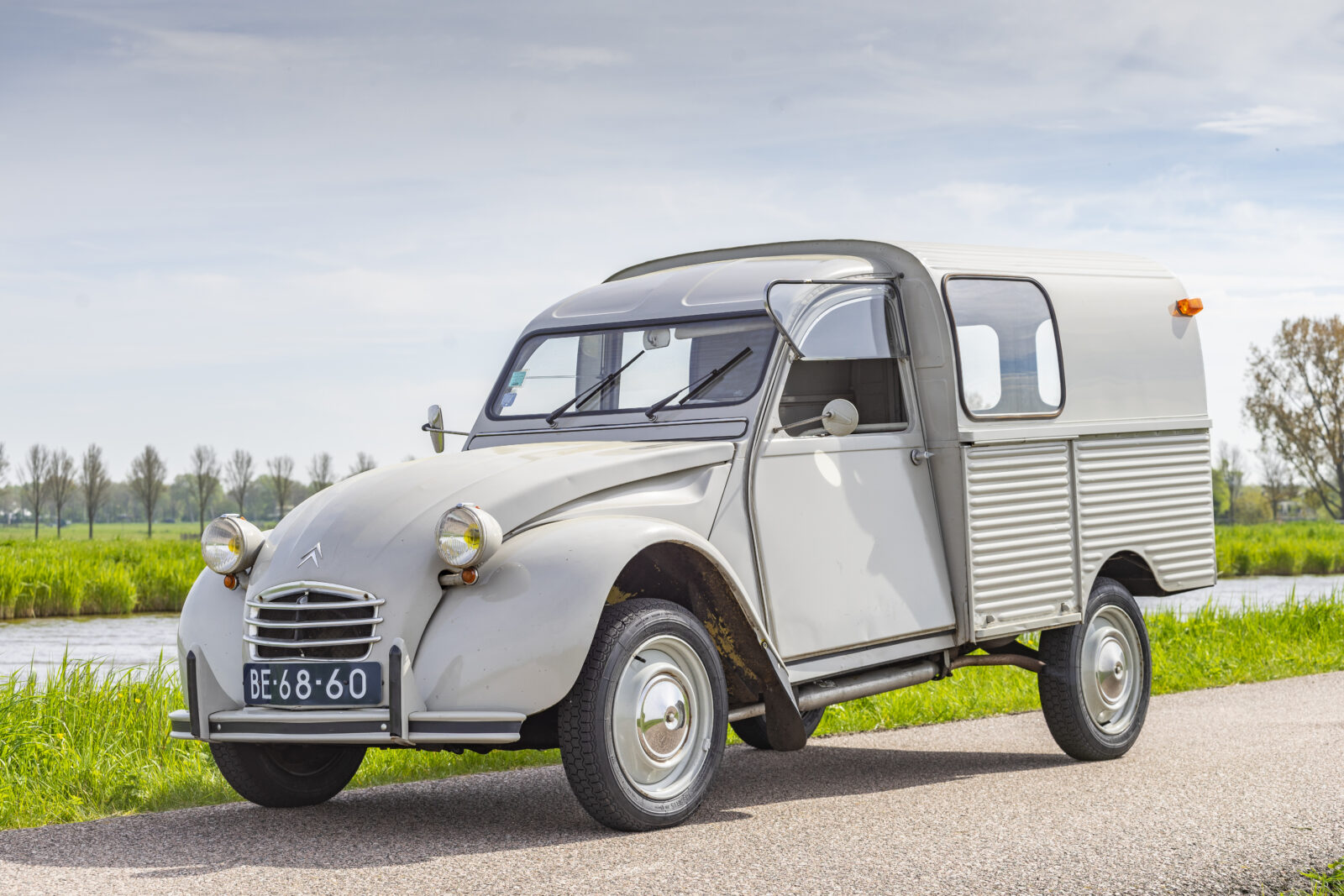 Citroën AK 350 te koop - voorzijde links