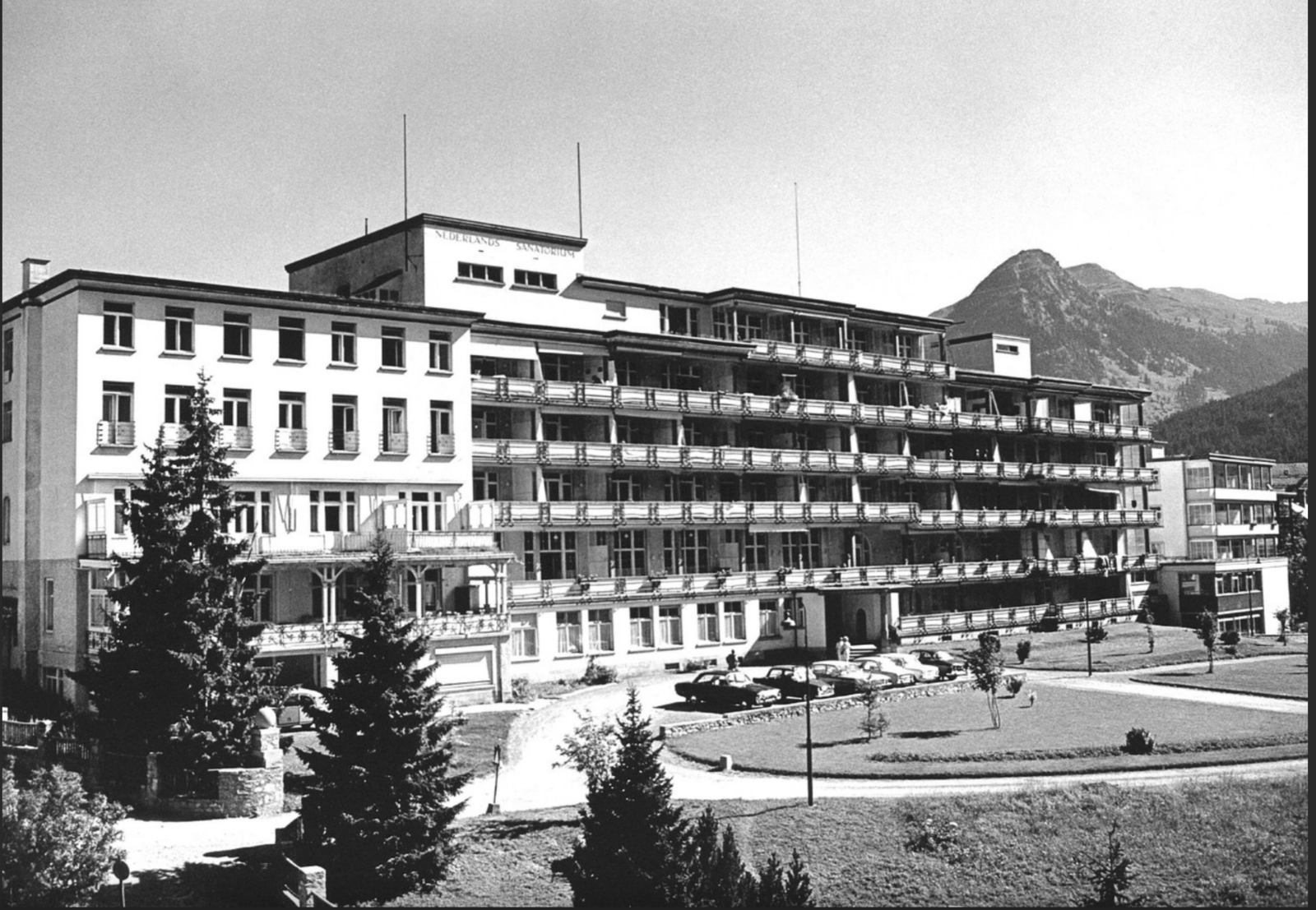 2cv 4x4 Sahara (1962) Te koop - historische foto sanatorium