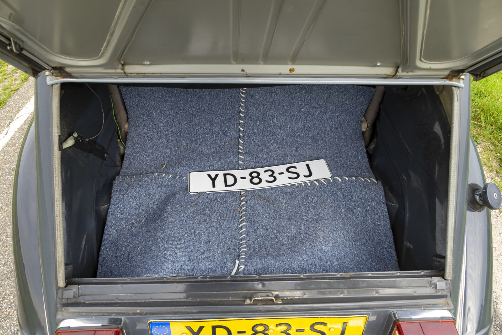 2cv6 Charleston te koop - kofferruimte