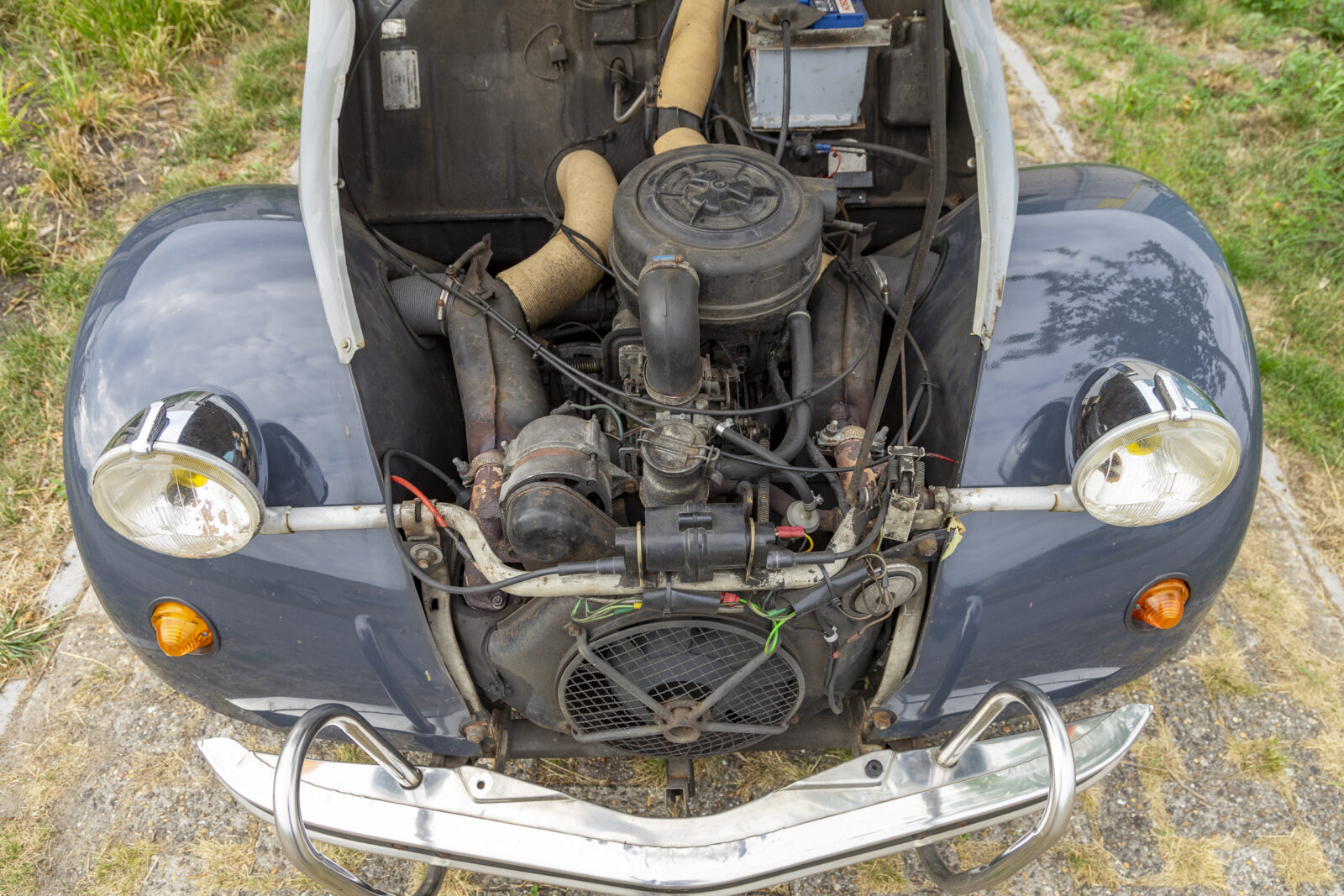 2cv6 Charleston te koop - motorruimte