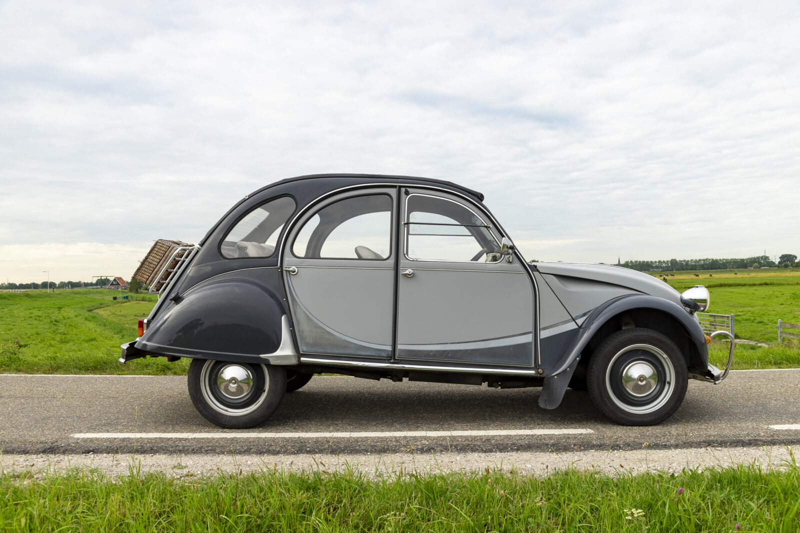 2cv6 Charleston te koop - zijaanzicht