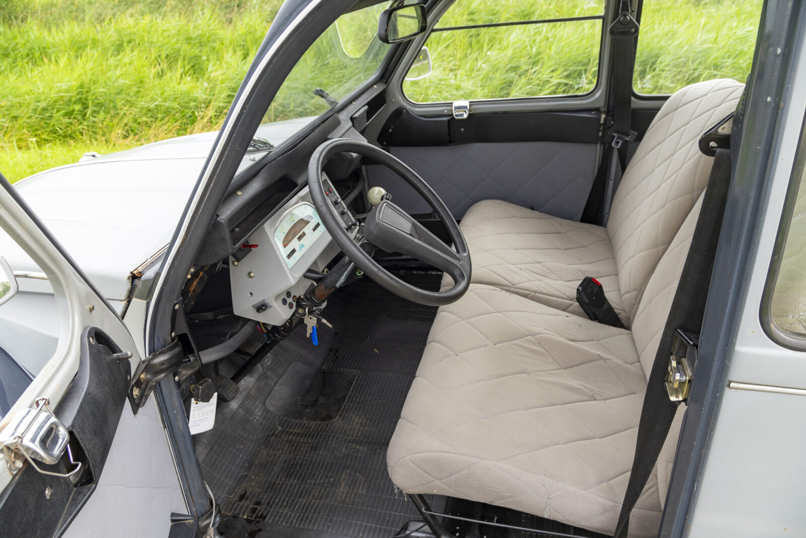 2cv6 Charleston te koop - interieur
