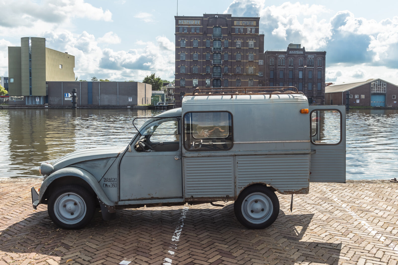 AK 350 (1968) te koop - zijkant links