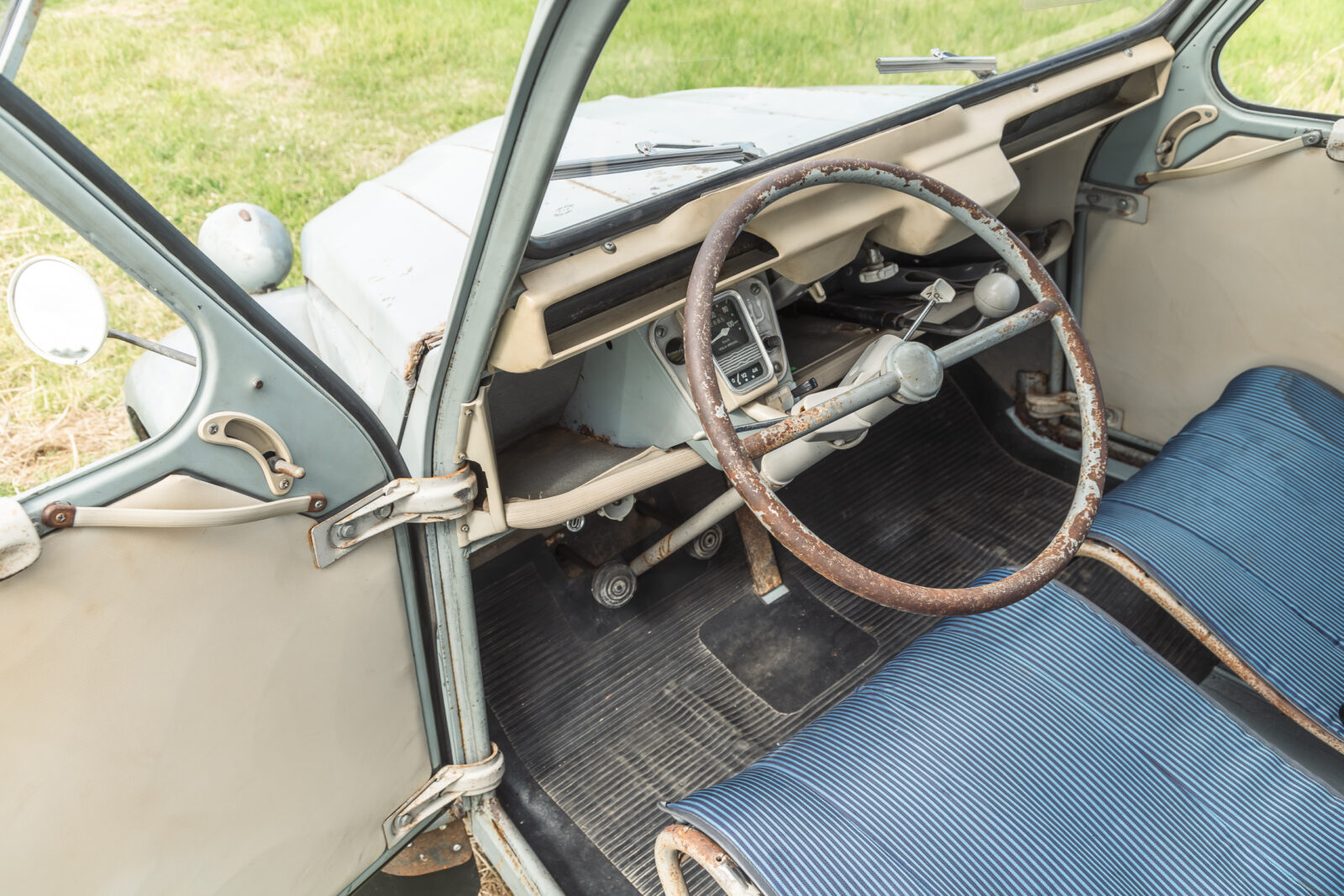 AK 350 (1968) te koop - dashboard