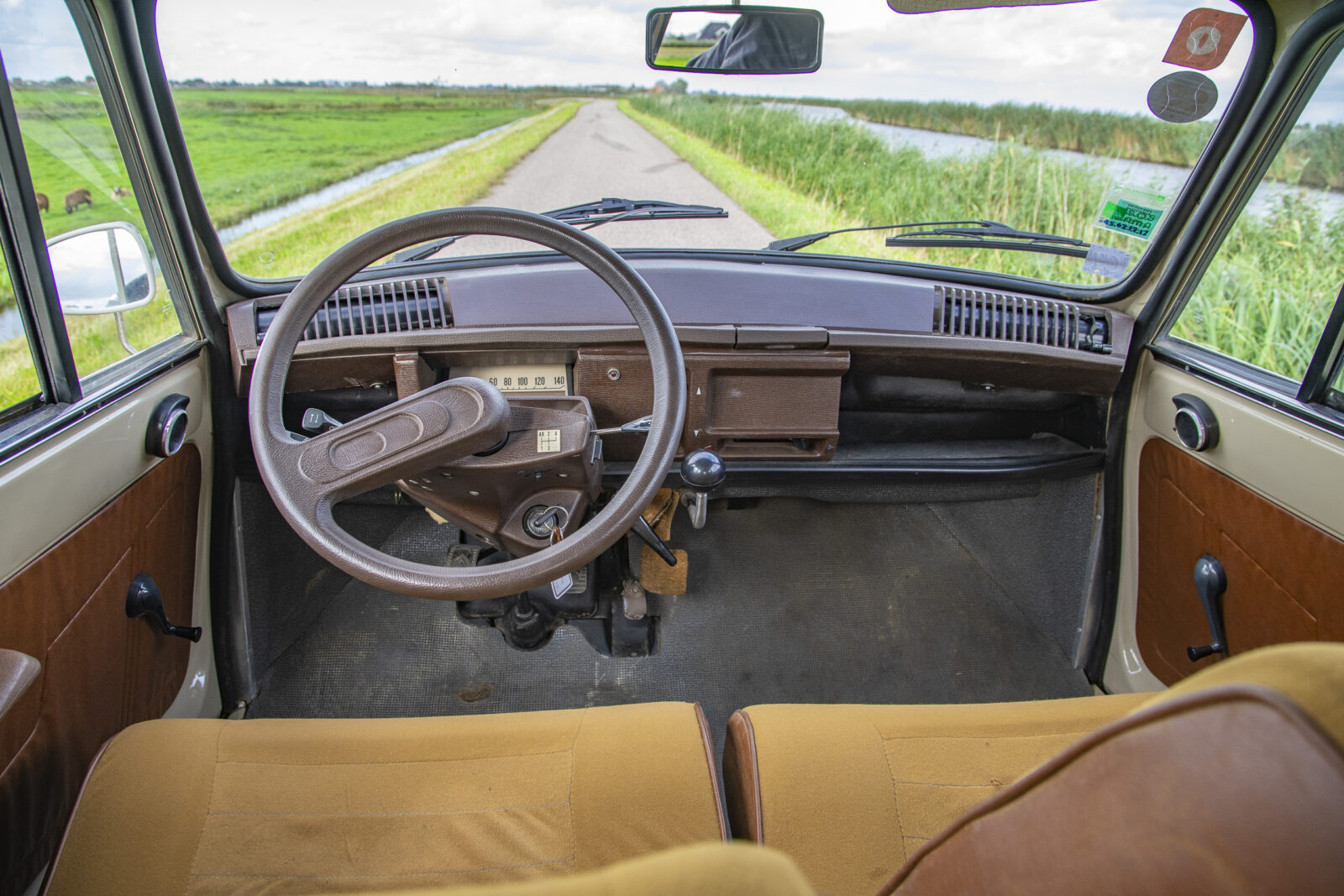 Citroën Ami 8 berline uit 1974 - interieur