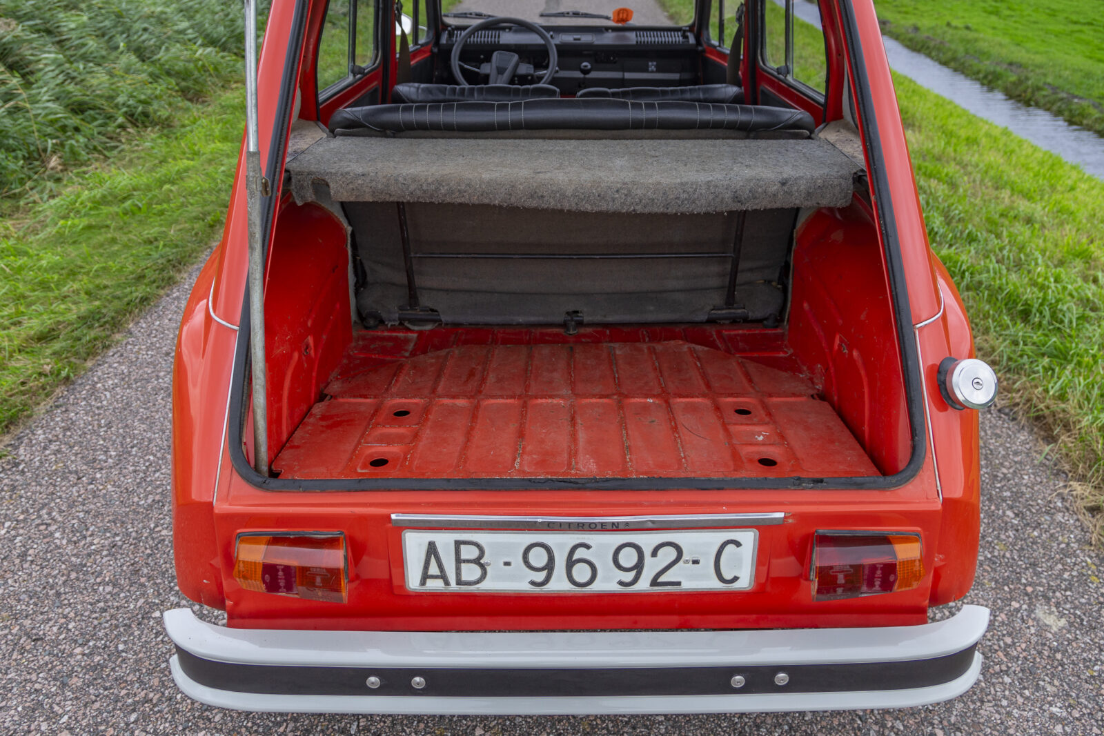 Citroën Dyane 6 1978 te koop - bagageruimte