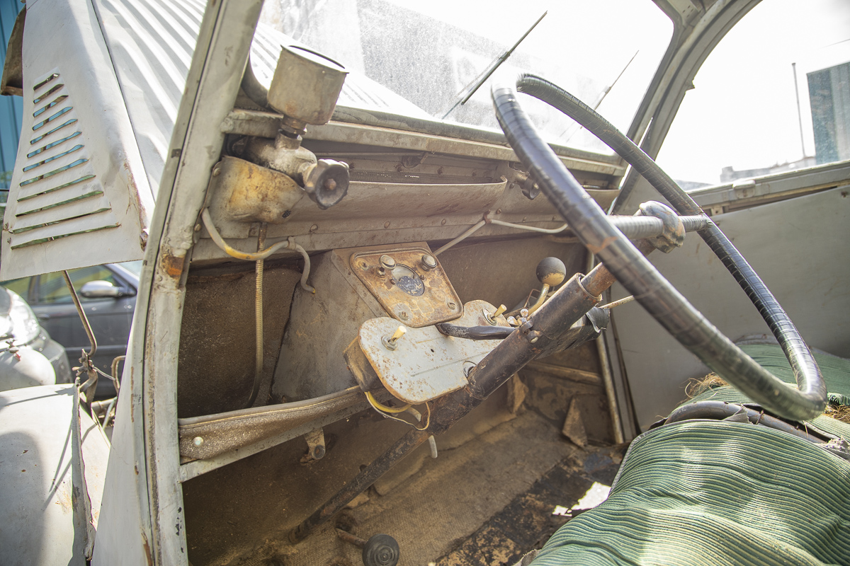 2cv A (1952) For sale - front seat interior