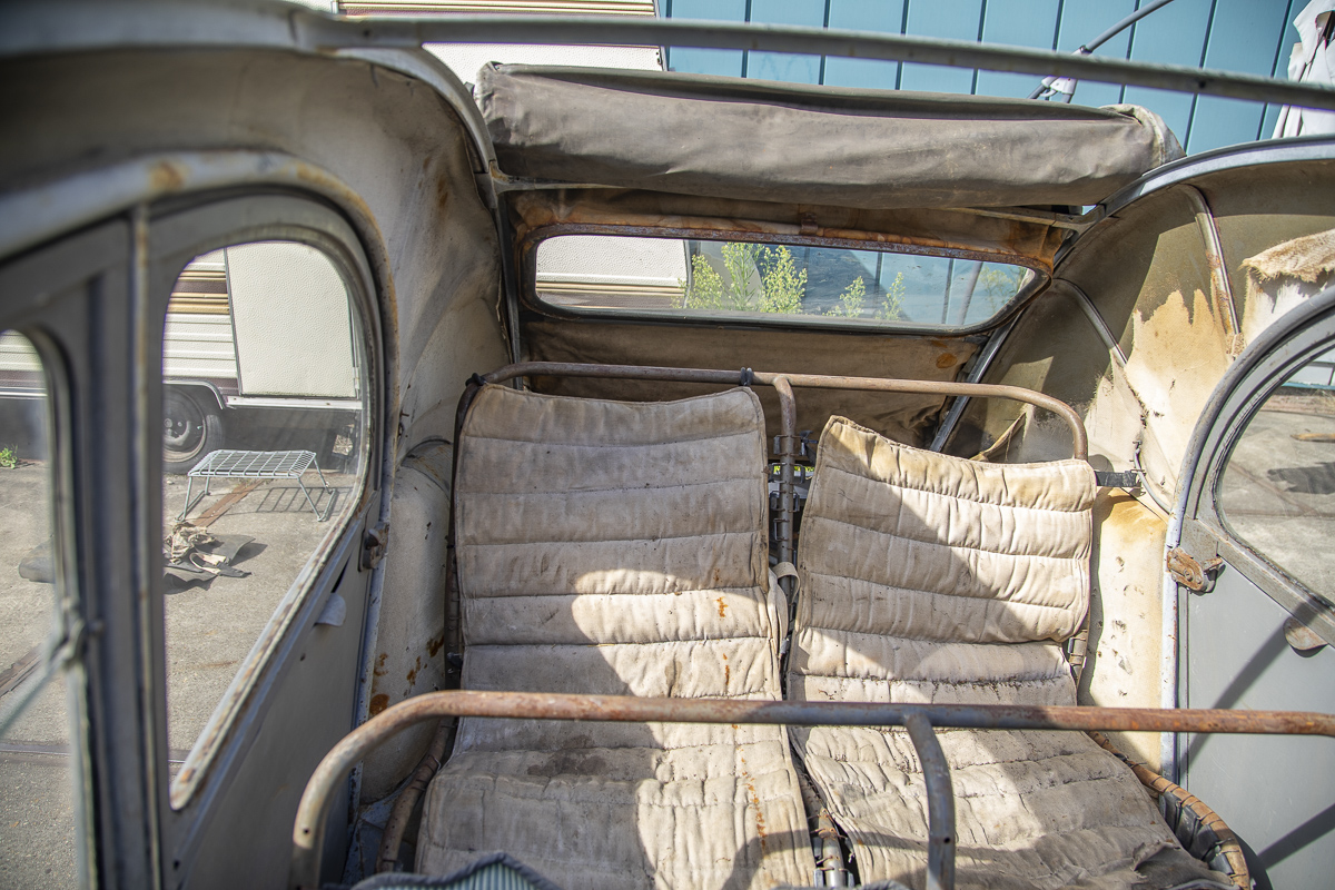 2cv A (1952) For sale - backseats interior