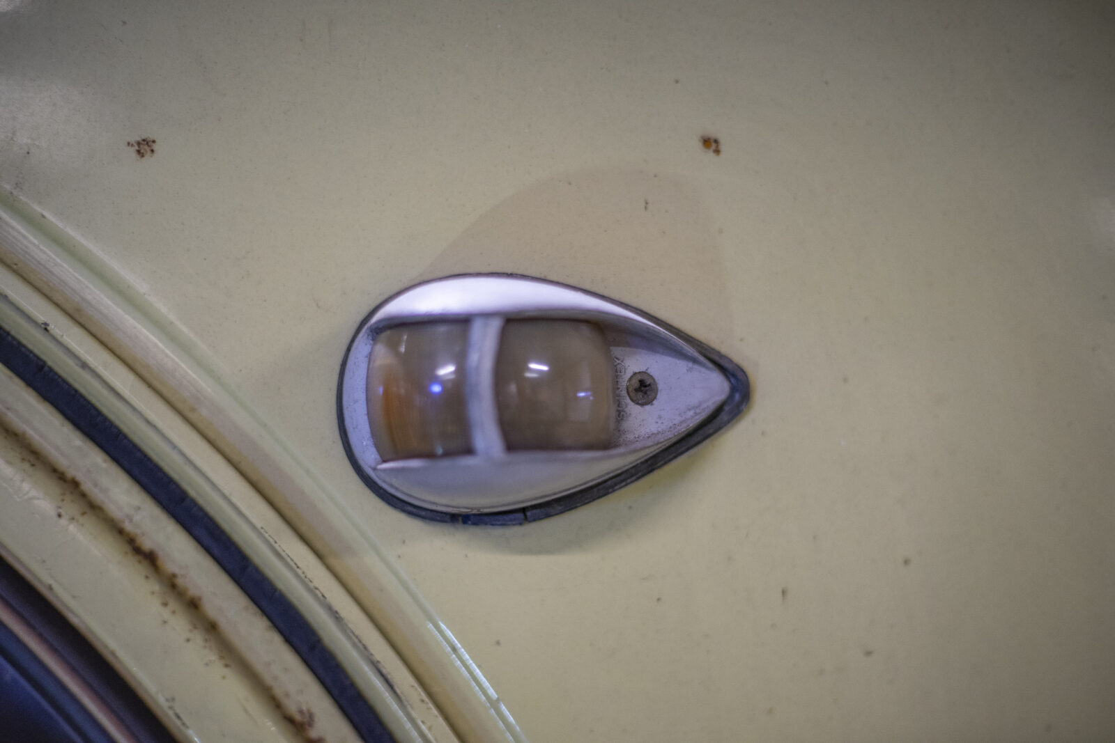Citroën 2cv AZ te koop - detail zijlicht
